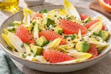Salade dâ€™endives avec avocat et pamplemousse rose